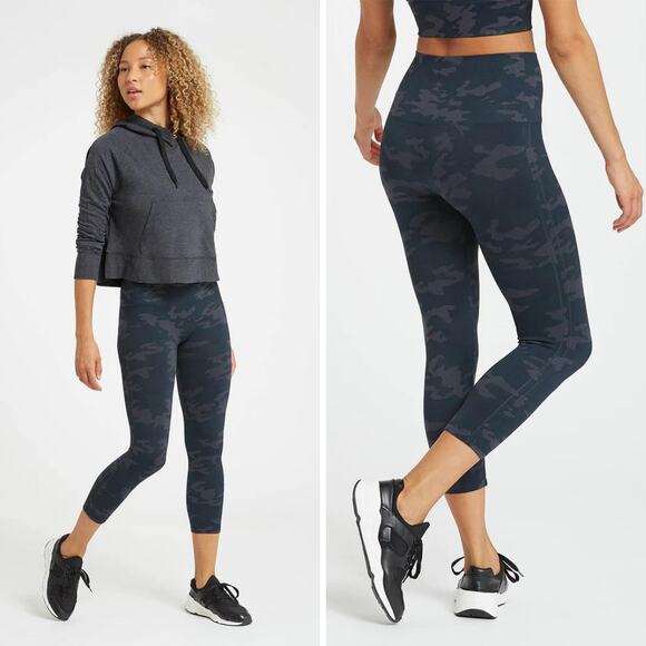 FINAL PRICE Spanx Black Camo Look At Me Now Seamless Crop Leggings M NWT - Picture 1 of 5